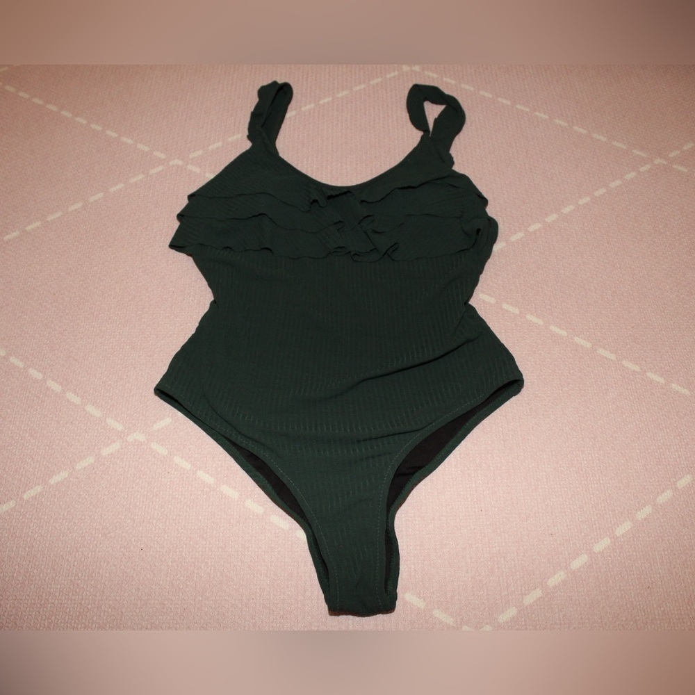 CUPSHE Dark Green Ruffle One Piece Swimsuit Ribbed - Picture 2 of 8